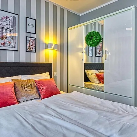 Apartment Francuski - 5d *